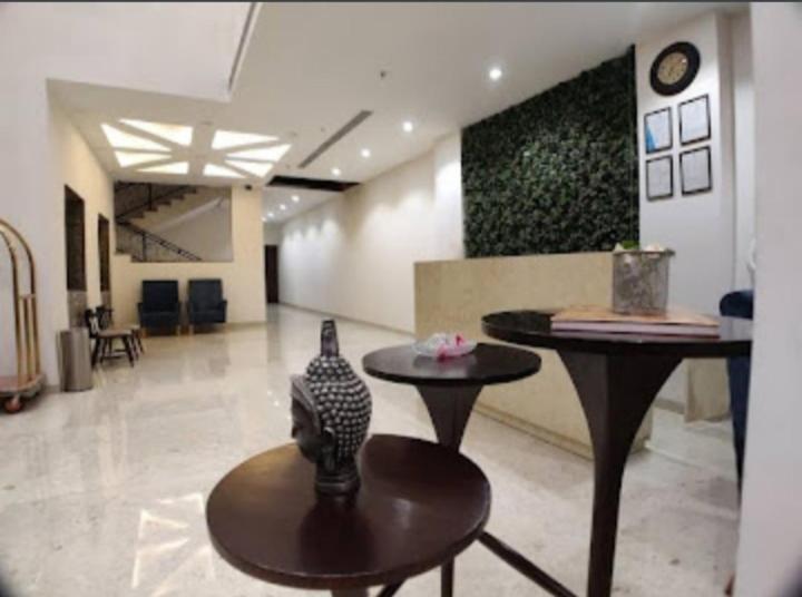 Derby Greens Hotel Bhopal Exterior photo